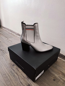 Uued TOMMY HILFIGER nahk saapad s39 (1 foto / 5)