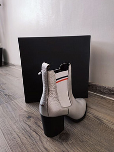 Uued TOMMY HILFIGER nahk saapad s39 (4 foto / 5)