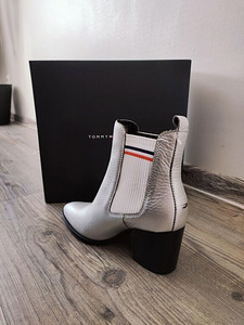 Uued TOMMY HILFIGER nahk saapad s39 (5 foto / 5)