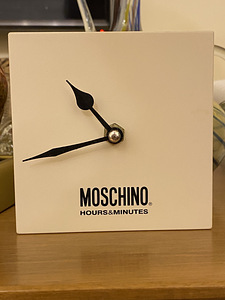 Moschino lauakell (1 foto / 3)