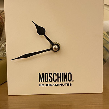Настольные часы Moschino