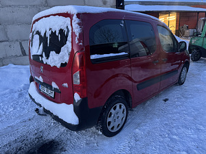 Peugeot partner на запчасти (4 фото из 8)