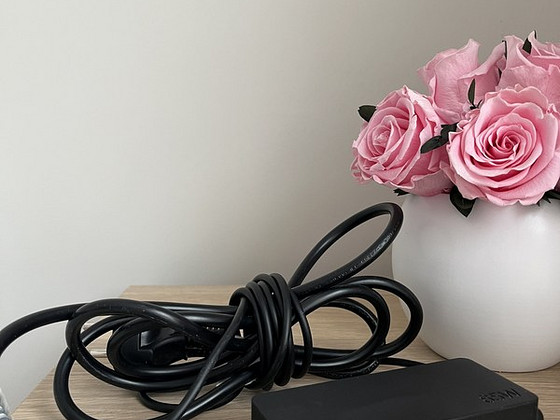 Vähekasutatud originaal Lenovo laadija 65W Type C kaabel