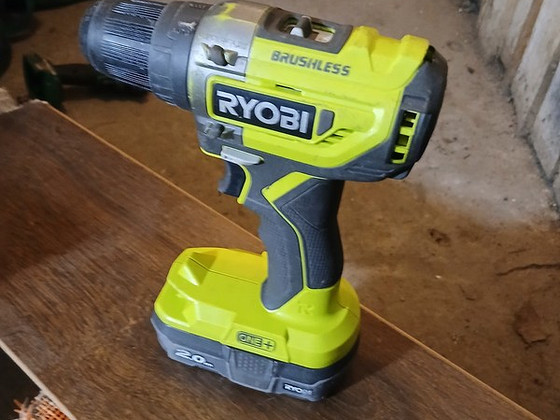 Аккумуляторная дрель Ryobi