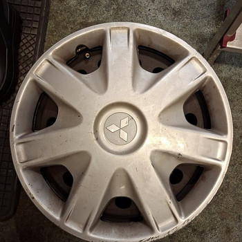 R15 Originaal ilukilbid Mitsubishi