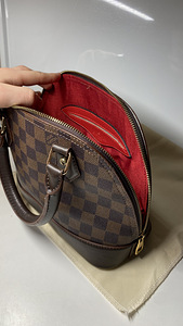 Сумка Louis Vuitton (1 фото из 4)
