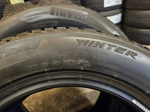 205 60 R 16 Pirelli Winter Sottozero 3 (4 foto / 6)