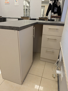 Töölaud ilusalongi või kontorisse (admini laud / reception ) (3 foto / 3)