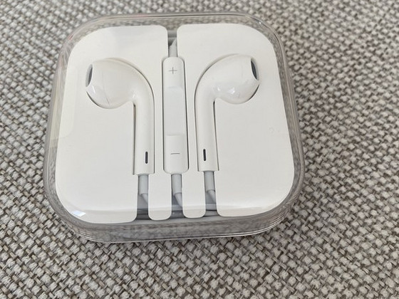 iPhone kõrvaklapid