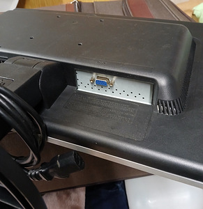 LG Flatron 19 monitor (2 foto / 3)