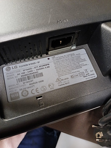LG Flatron 19 monitor (3 foto / 3)