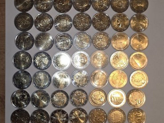 2 eurosed mündid 73tk UNC erinevad