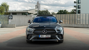 Mercedes-Benz e300de 4M, AMG, 2020, 137k km (2 foto / 15)