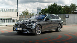 Mercedes-Benz e300de 4M, AMG, 2020, 137k km (3 foto / 15)
