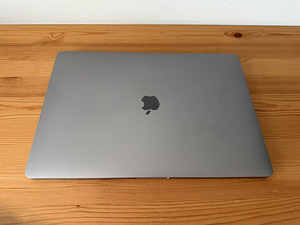 Macbook pro 16" 2019 | 16gb | 512 (2 foto / 3)