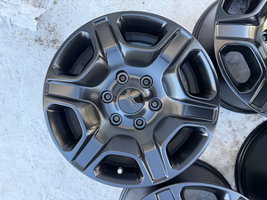 17" Ford Ranger originaalveljed 6x139,7 (1 foto / 8)