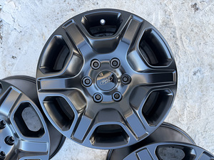 17" Ford Ranger originaalveljed 6x139,7 (2 foto / 8)