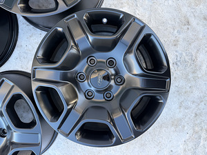 17" Ford Ranger originaalveljed 6x139,7 (3 foto / 8)