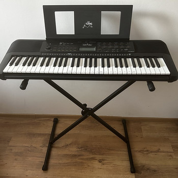 Yamaha PSR-E273