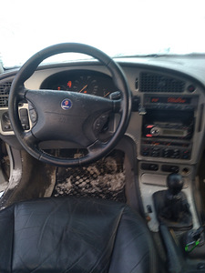 Saab 9-5 (2 фото из 4)