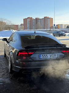Audi A7 (1 фото из 15)