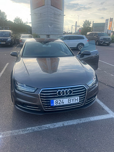 Audi A7 (2 фото из 15)