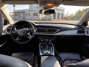 Audi A7 (10 фото из 15)