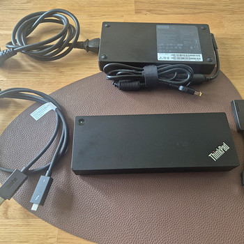 Lenovo ThinkPad Thunderbolt 3 dock + Lenovo 230W laadija