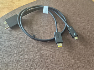 Док-станция Lenovo ThinkPad Thunderbolt 3 + зарядное устройс (6 фото из 10)