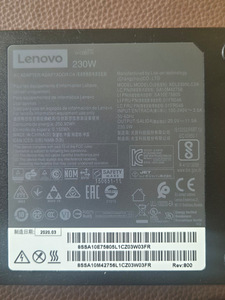 Док-станция Lenovo ThinkPad Thunderbolt 3 + зарядное устройс (9 фото из 10)