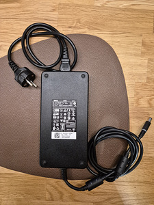 Dell 240W laadija, adapter (19.5V 12.3A 7.4mm) (1 foto / 4)