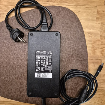 Зарядное устройство / адаптер Dell 240W