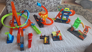 Hot wheels трассы (2 фото из 5)
