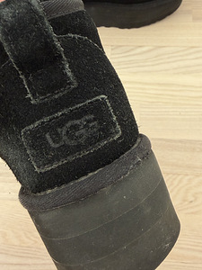 UGG ботинки (3 фото из 5)