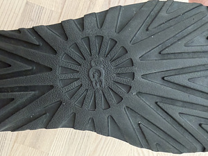 UGG ботинки (5 фото из 5)