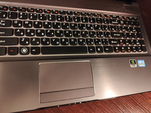 Ноутбук Lenovo ideapad Y570 (3 фото из 10)