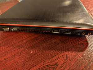 Ноутбук Lenovo ideapad Y570 (5 фото из 10)
