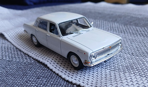 DeAgostini ГАЗ-21/ГАЗ-24 "Волга" 1/43 (8 фото из 10)