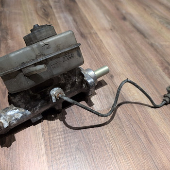 Piduri peasilinder BMW E28