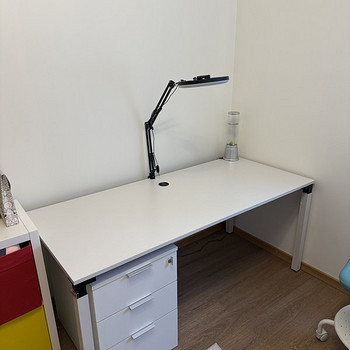 Офисный стол Steelcase с ящиком