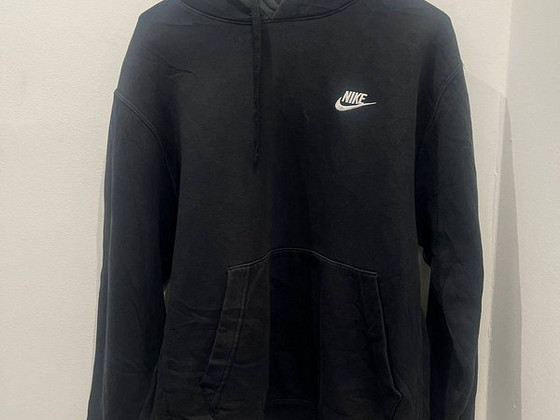 Nike pusa, Ralph Lauren t-särk ja Lacoste