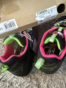 Uued Tommy Hilfiger tossud poes 139.90 suurus 41 (4 foto / 7)
