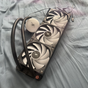 Uus vesi kuller 3 ventilatorid 360W,LGA 1000-1700 (1 foto / 5)