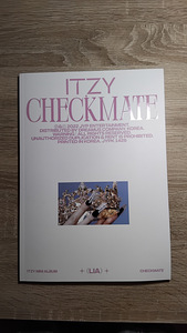 ITZY'S ALBUM «CHECKMATE» VER. LIA (1 foto / 4)