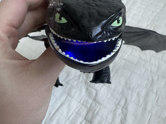 Toothless / беззубик