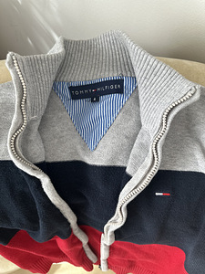 Tommy Hilfiger kampsun 110 (3 foto / 4)