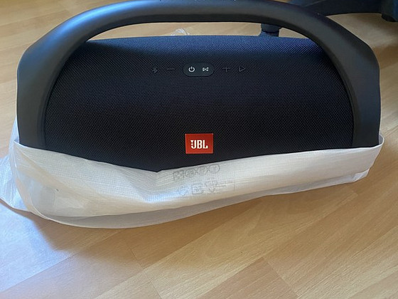 JBL BOOMBOX
