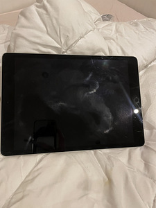Müüa iPad 9. põlvkond (2 foto / 2)