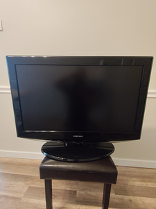 Lcd телевизор (1 фото из 4)