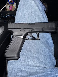 Airsoft glock 17 gen 5 (1 foto / 2)